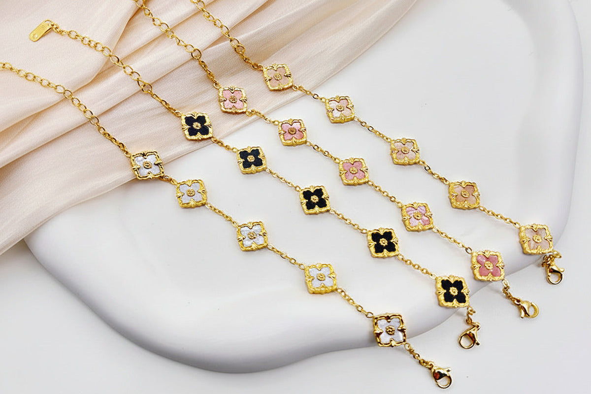 Chic Geometric Quatrefoil Statement Wristwear