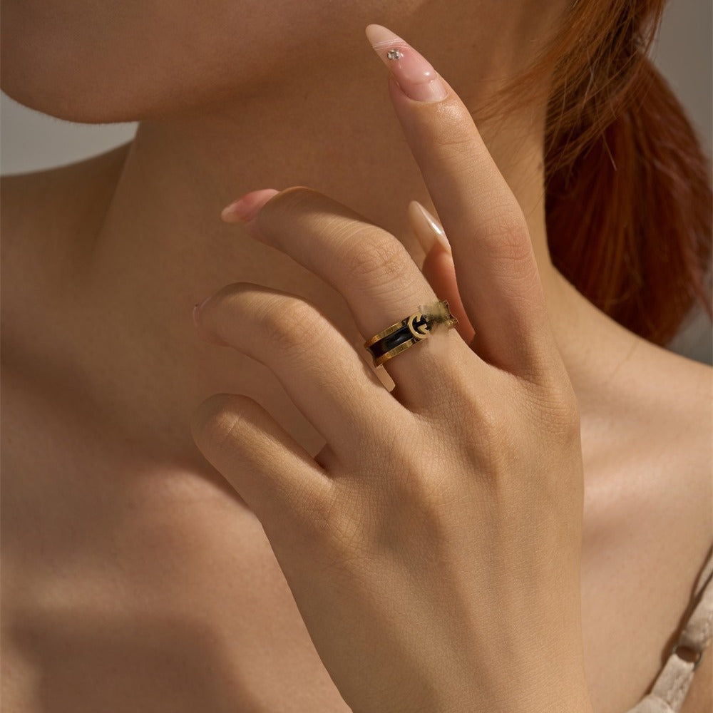 GOLDURA NOIR ENAMEL RING