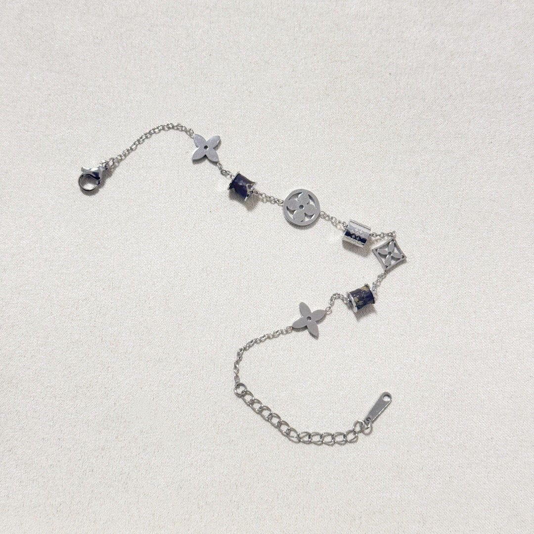 GOLDURA® CLOVER GRACE BRACELET