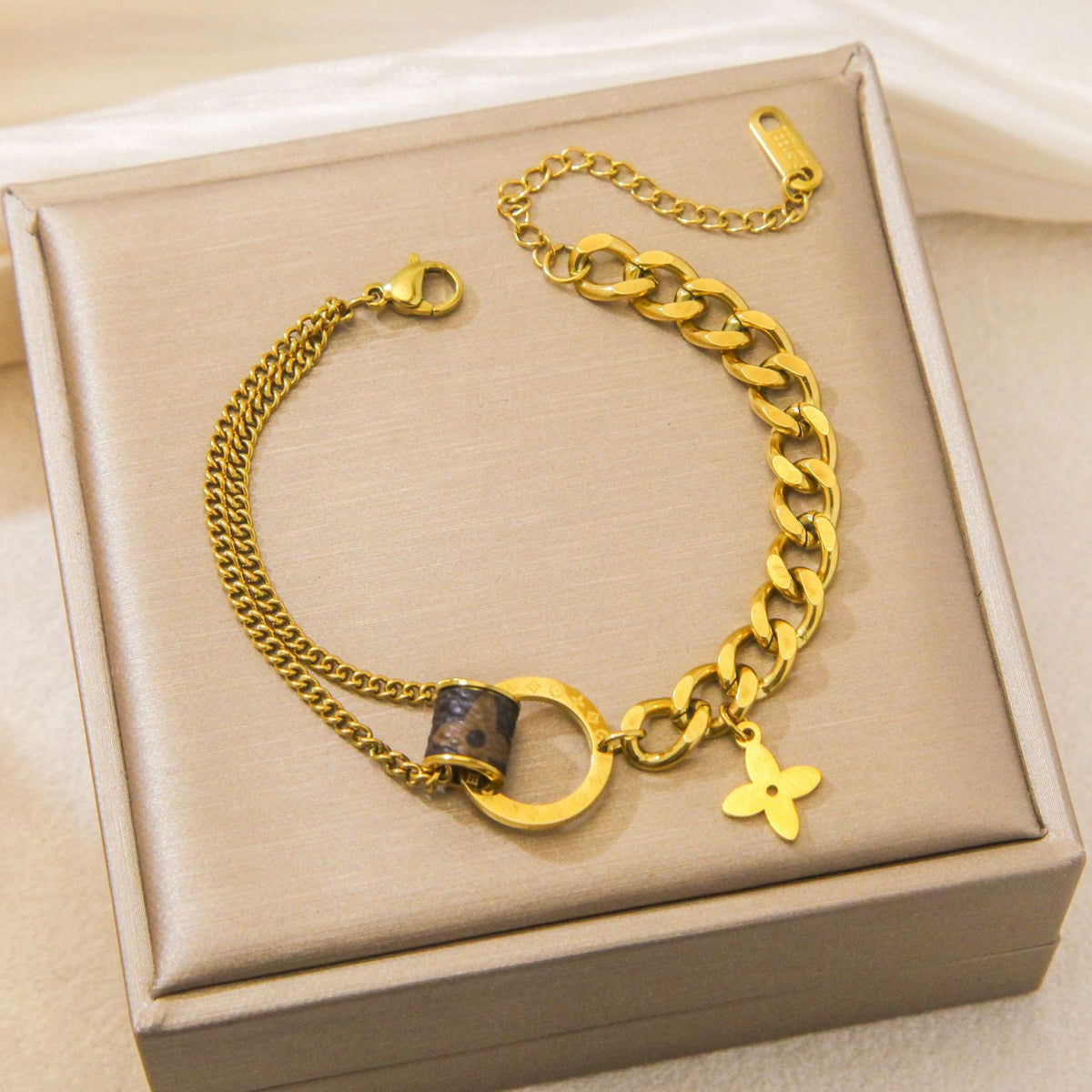 GOLDURA® CLOVER SIGNATURE BRACELET