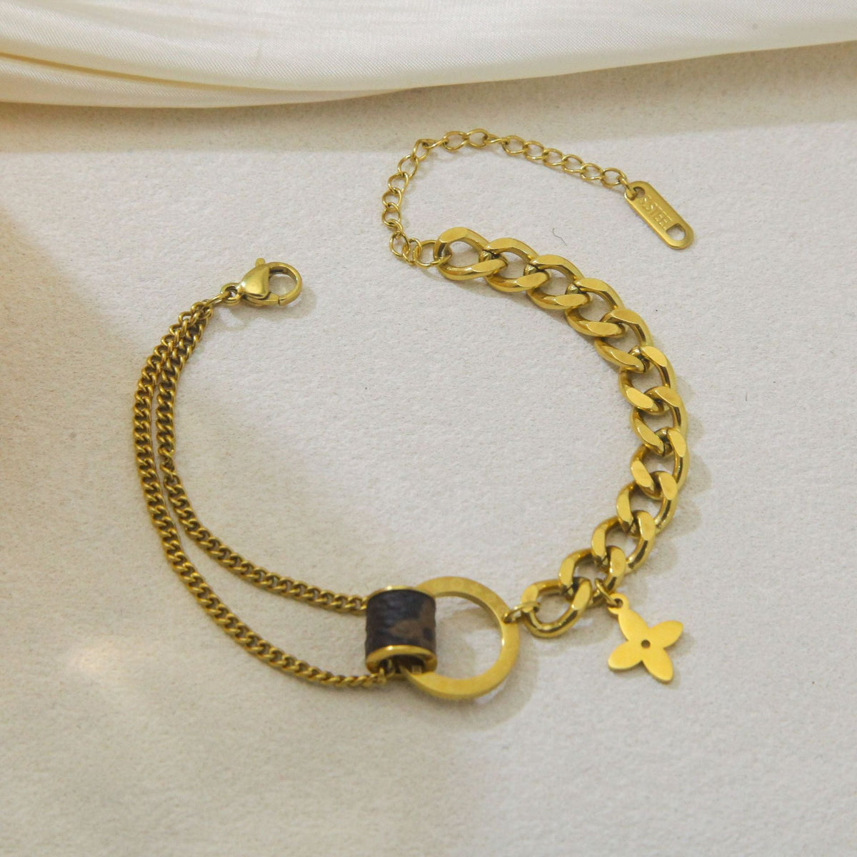 GOLDURA® CLOVER SIGNATURE BRACELET