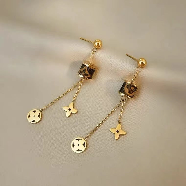 ELYSIAN CLOVER LEATHER NECKLACE