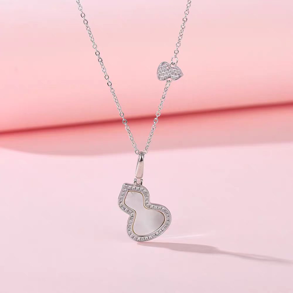 Chic Double-Gourd Lucky Pendant Choker