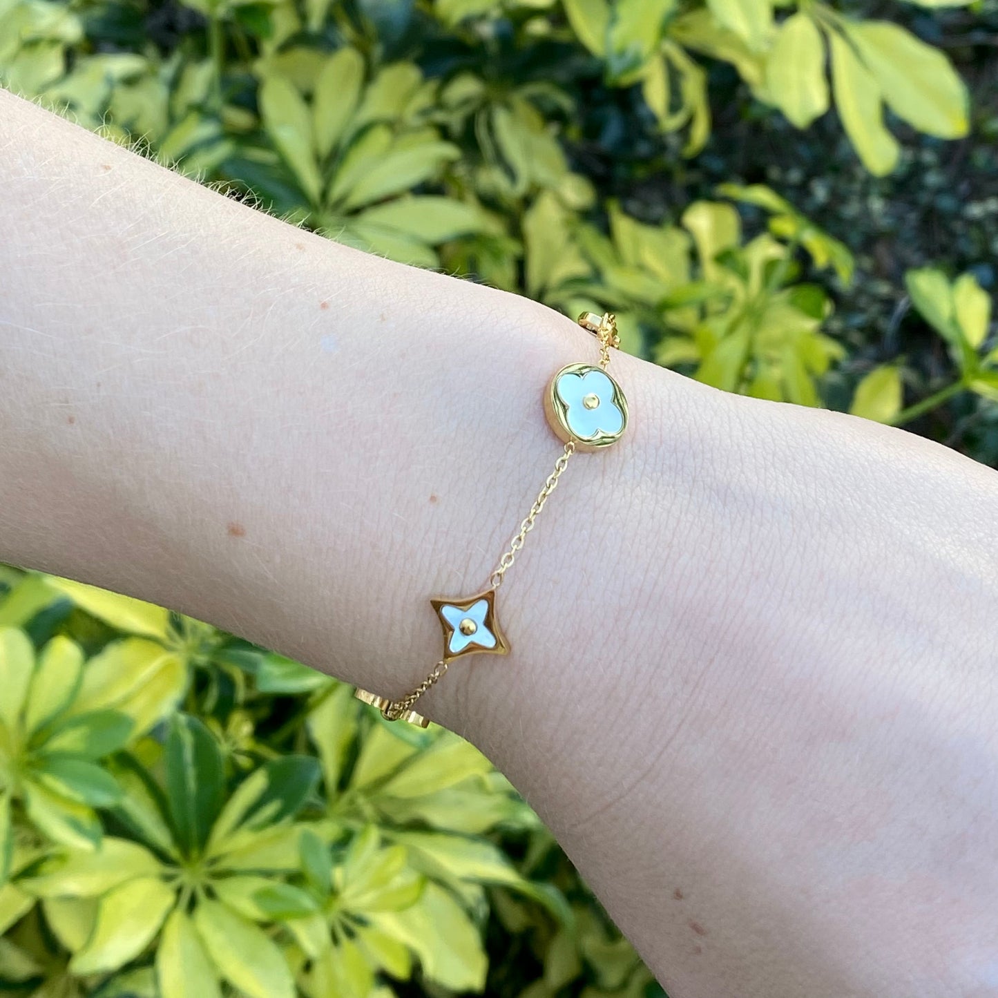 MOP FOUR LEAF CLOVER BRACELET - GOLD OR SILVER
