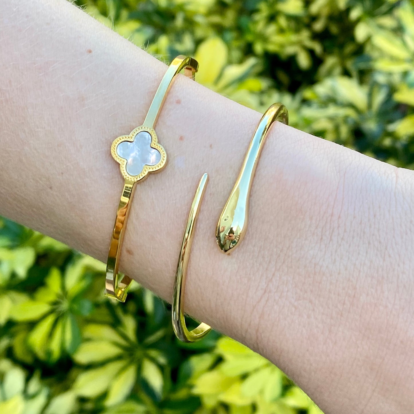 MOTHER OF PEARL CLOVER BANGLE