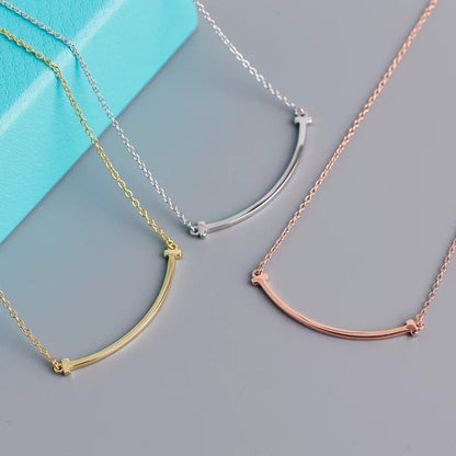 GOLDURA® SMILE ARC NECKLACE
