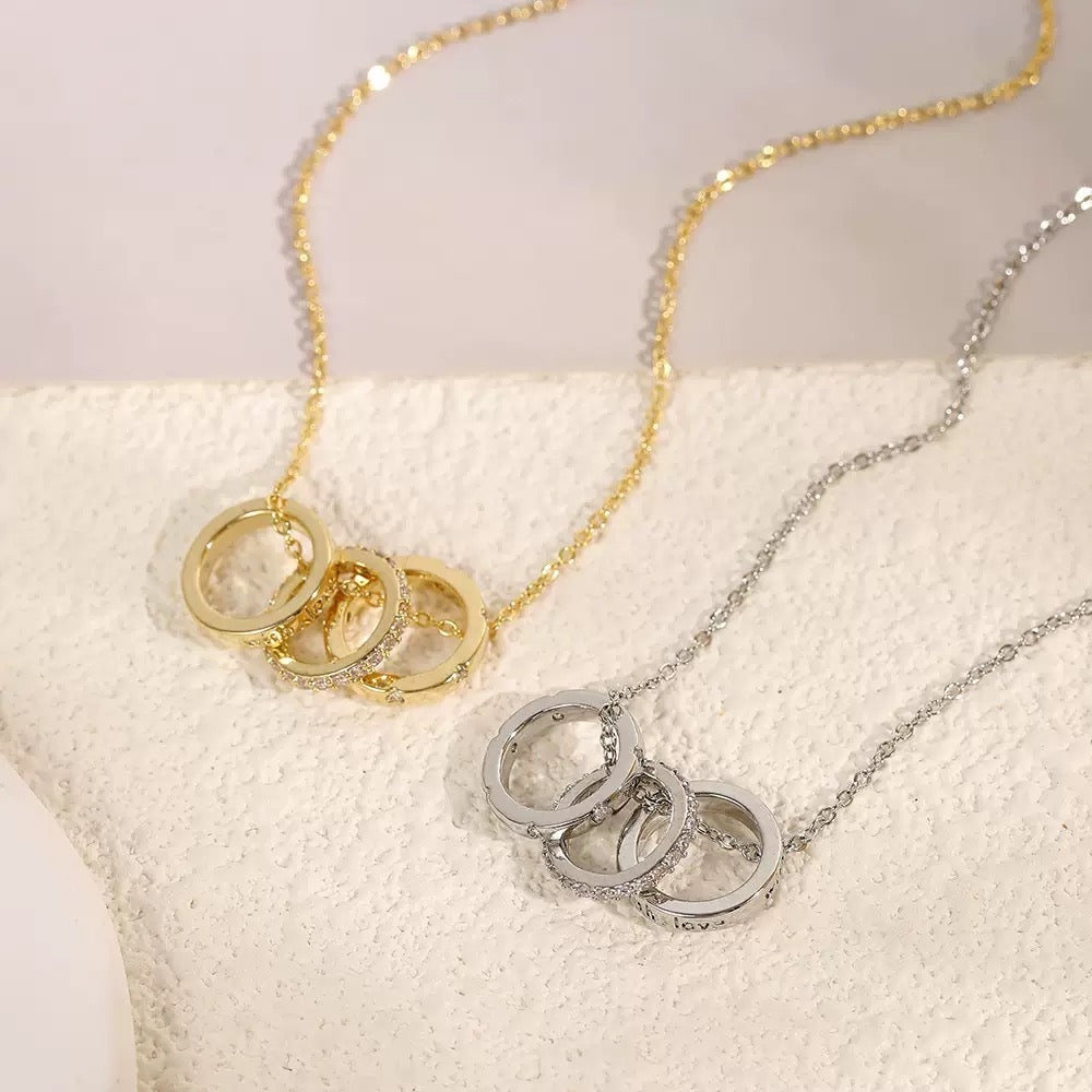 GOLDURA® TRIPLE RING PAVÉ NECKLACE