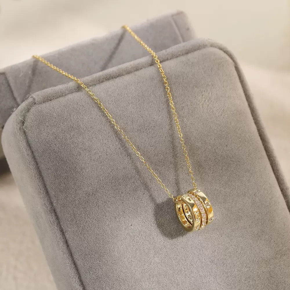 GOLDURA® TRIPLE RING PAVÉ NECKLACE
