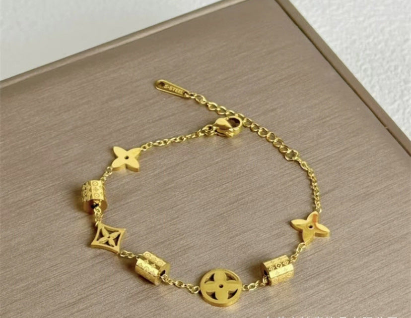 GOLDURA® CLOVER GRACE BRACELET