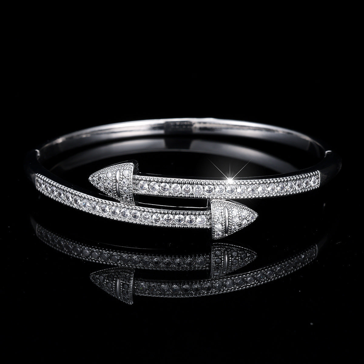 18K Gold Plated Nail Motif Bangle