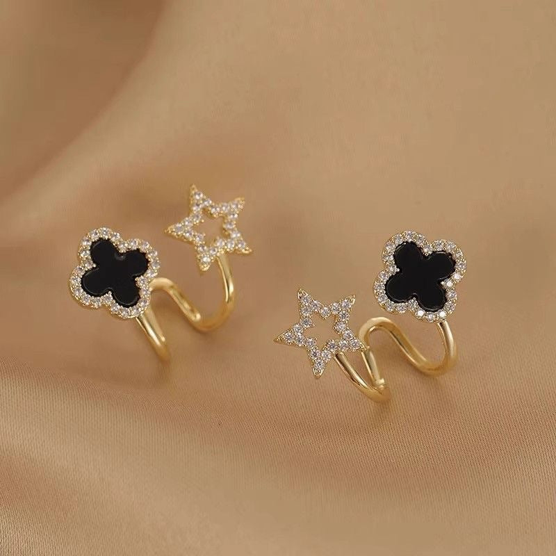 GOLDURA® CLOVER BLOOM STUD EARRINGS