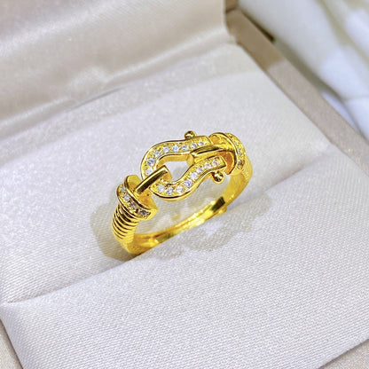 GOLDURA® PAVÉ HORSEBIT TWISTED RING