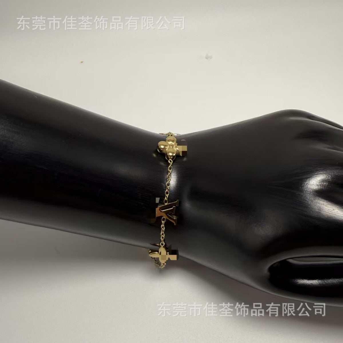 项链锁骨链手链脚链耳钉耳环钛钢v字饰品手链字母
