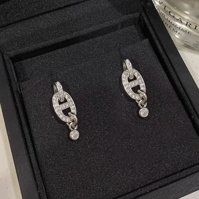 GOLDURA® CRYSTAL NOSE HOOP EARRINGS