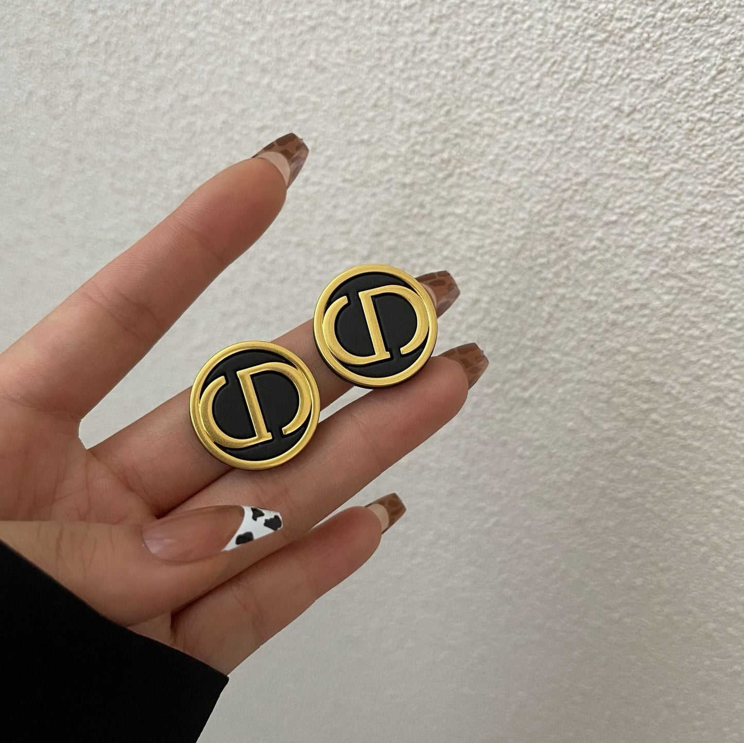 GOLDURA® VINTAGE MONOGRAM STUD EARRINGS