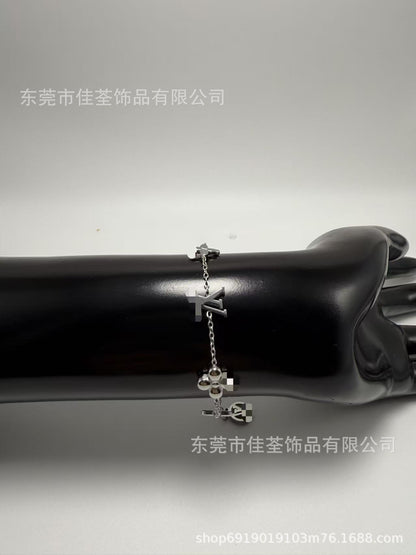 项链锁骨链手链脚链耳钉耳环钛钢v字饰品手链字母