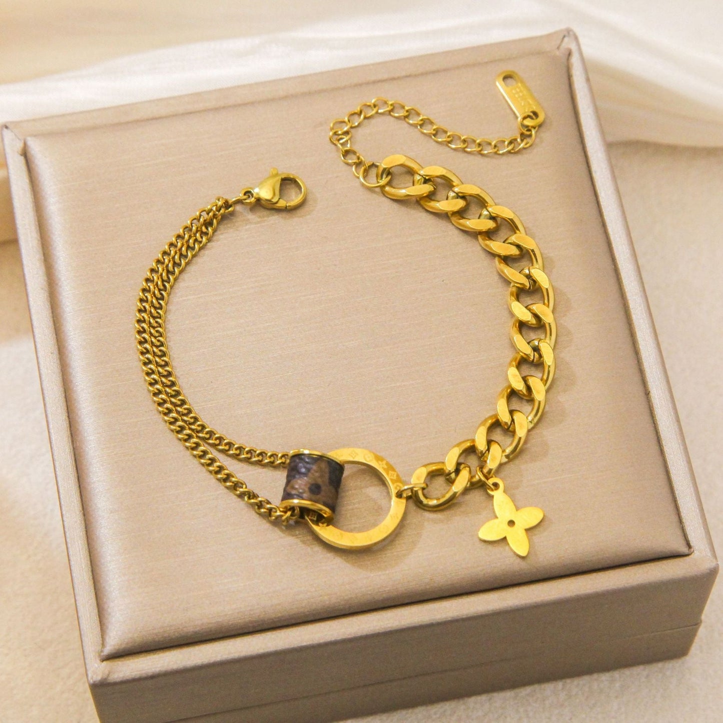 GOLDURA® CLOVER SIGNATURE BRACELET