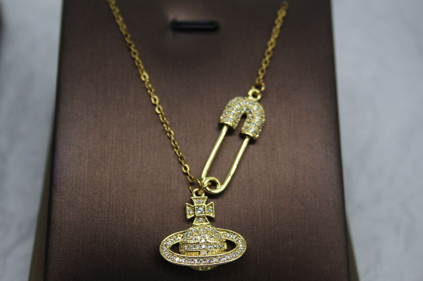 GOLDURA® SATURN PENDANT NECKLACE