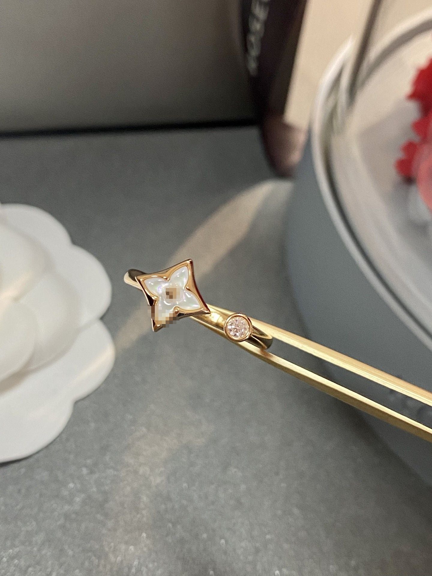 抖音爆款高品质天然白贝母圆形老花戒指女轻奢气质白贝母尖花戒指
