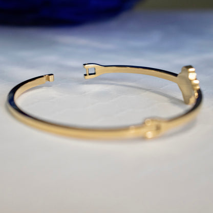 MOTHER OF PEARL CLOVER BANGLE